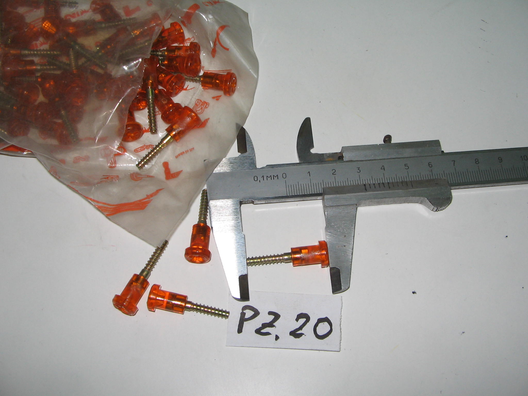 KIT DI VITI IN PLASTICA PZ. 20 N.608